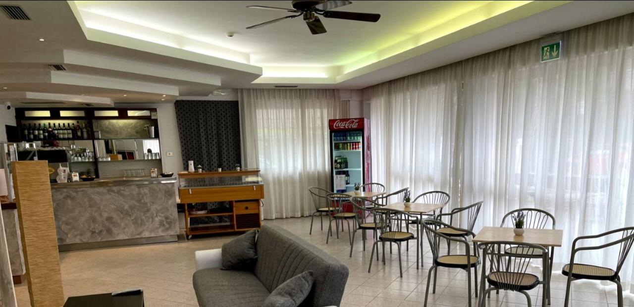 Hotel Franca Misano Adriatico Eksteriør bilde