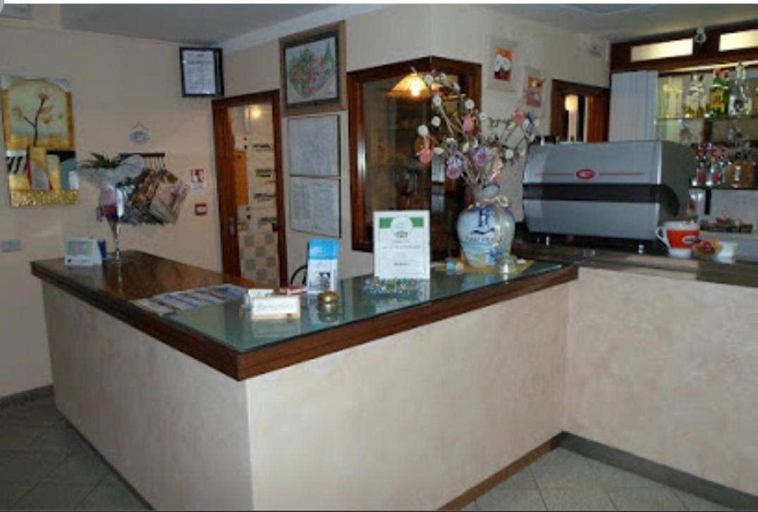 Hotel Franca Misano Adriatico Eksteriør bilde